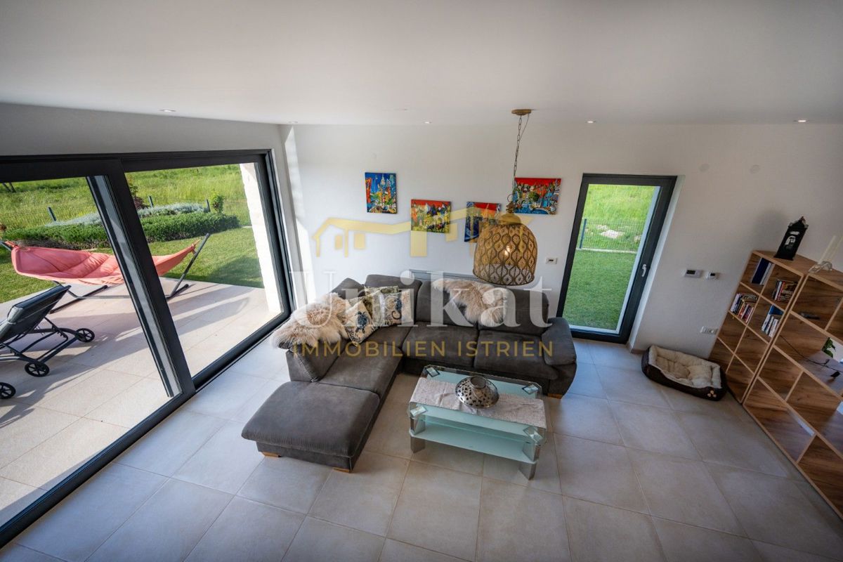 Casa di lusso con garage sotterraneo - 3 km dal mare